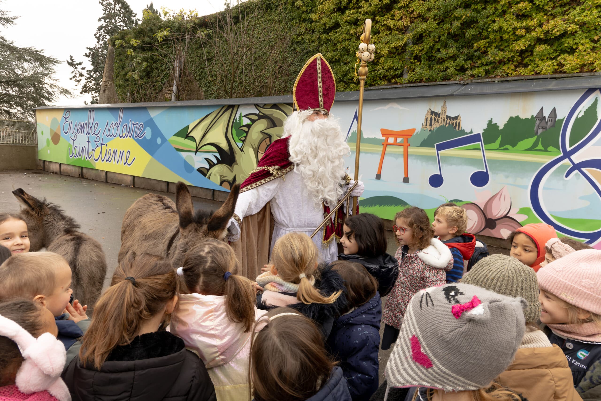 À Metz, la cour de la Miséricorde se réinvente — 25 mètres de fresque et une école qui bouge